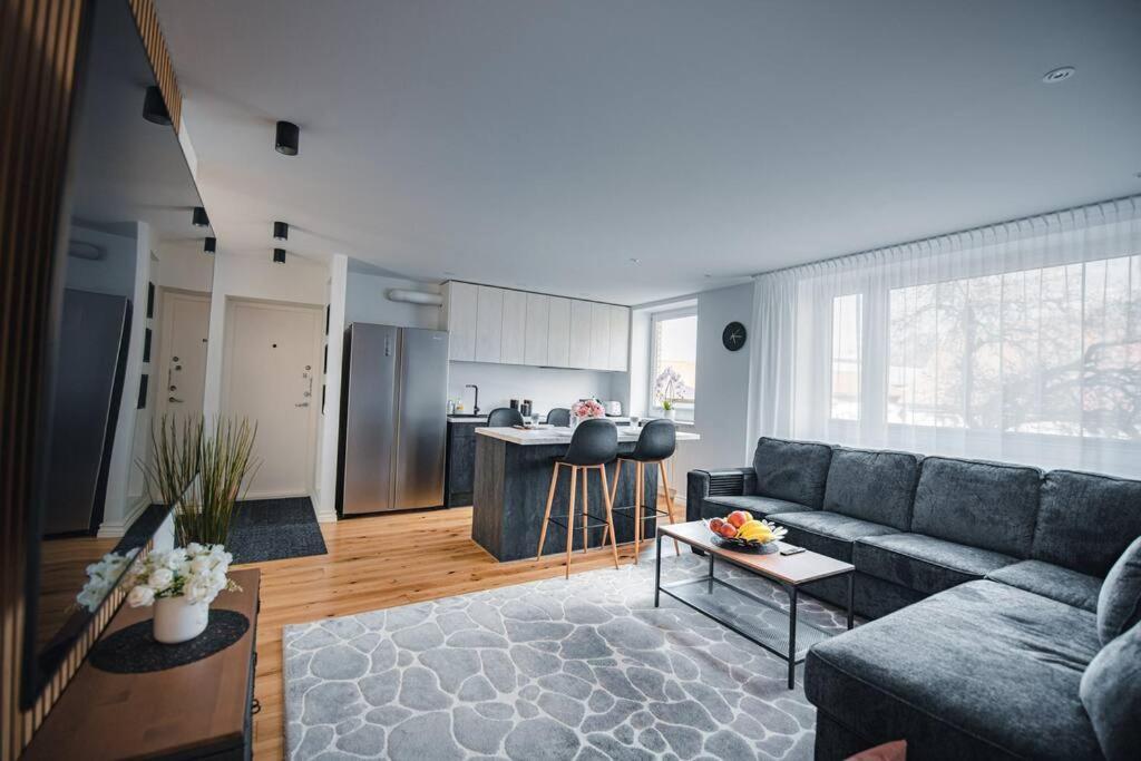 New Luxury 3Br Apartment In Old Town, Free Parking Haapsalu Exterior photo